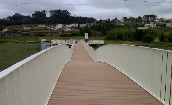 http://www.cm-estarreja.pt/ficheiros/fotos_destaques/IMG-20120508-00326p_cropped.jpg